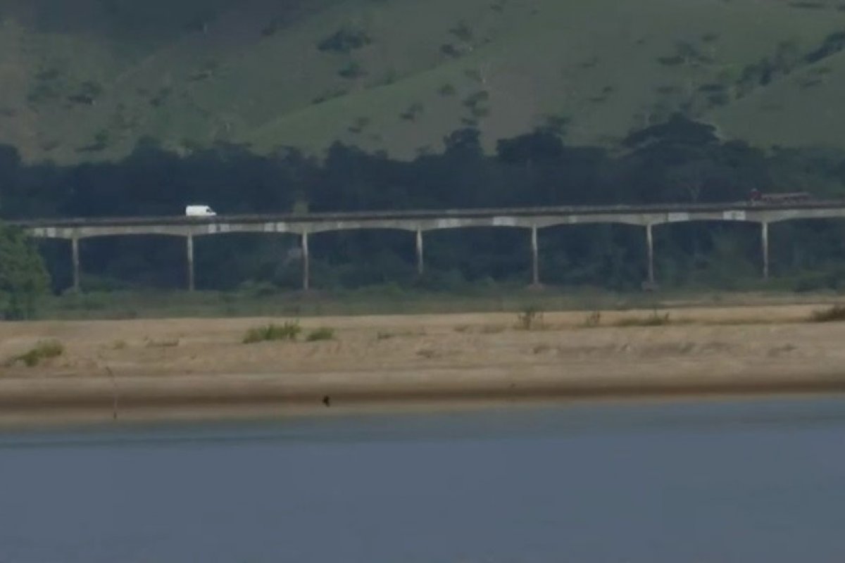 Bombeiros realizam busca por pescadores que desapareceram no Rio Jequitinhonha, no sul da Bahia