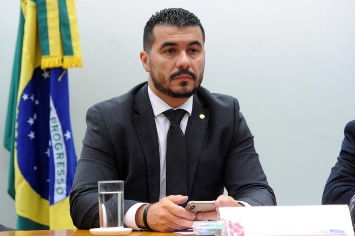 Deputado Luis Miranda é acusado por empresário de ameaçá-lo de morte