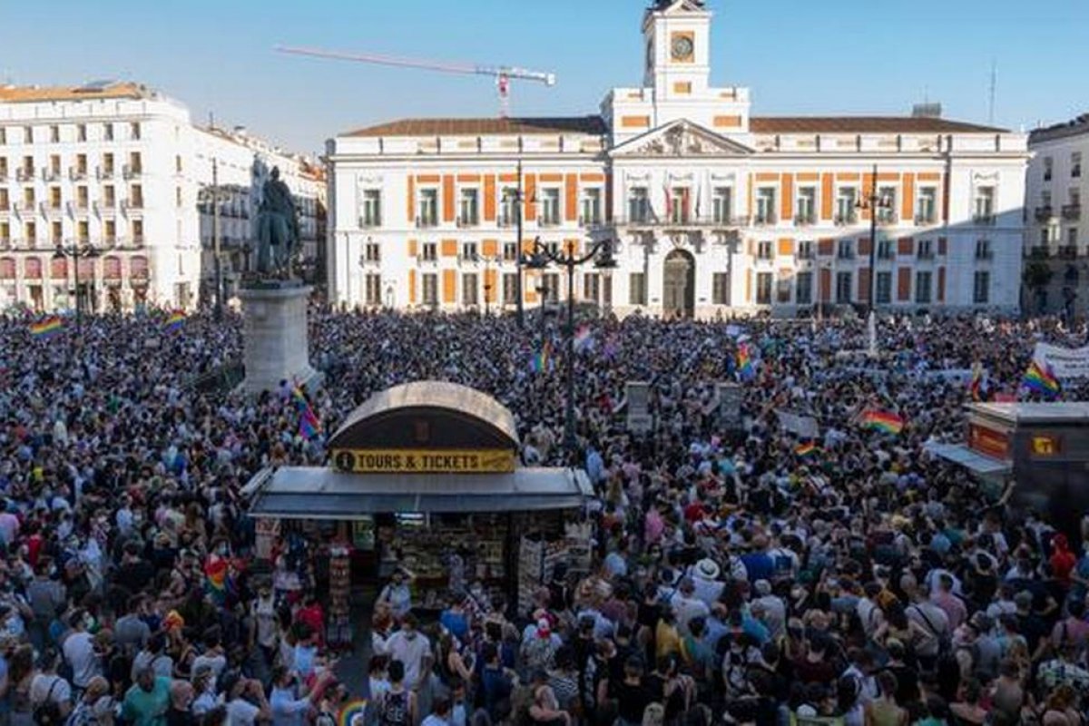 Espanha tem protesto após morte de jovem brasileiro por homofobia