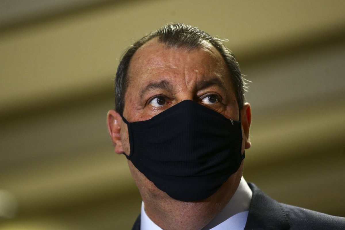 “Essa CPI não vai parar, não vai ter recesso”, avisa senador Omar Aziz