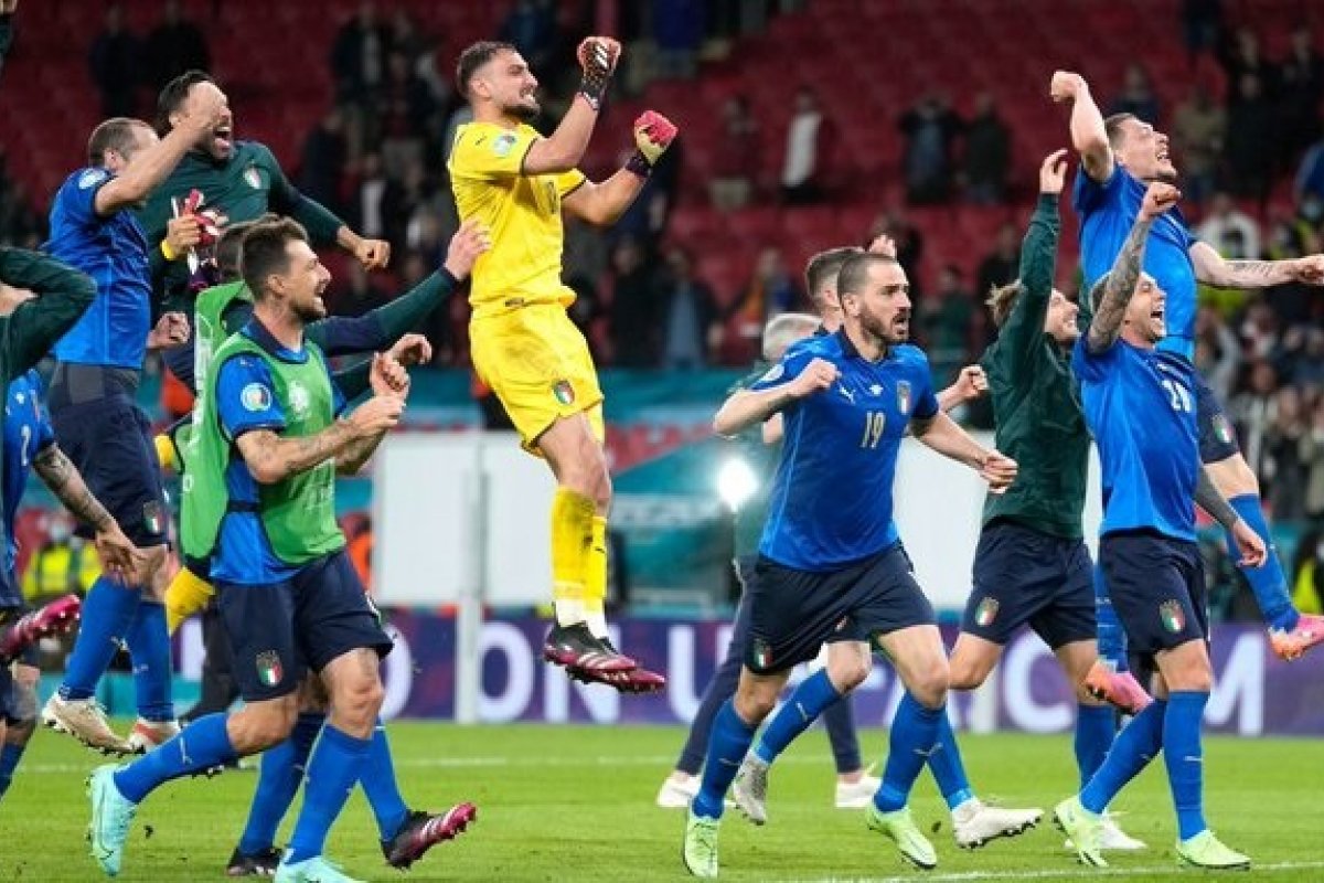 Itália bate Espanha e passa para a final da Eurocopa 