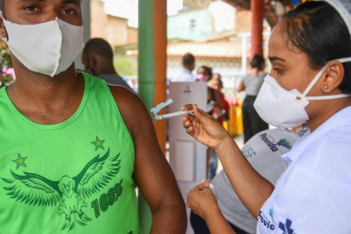 Salvador vacinou menos da metade da população de rua em oito dias de campanha