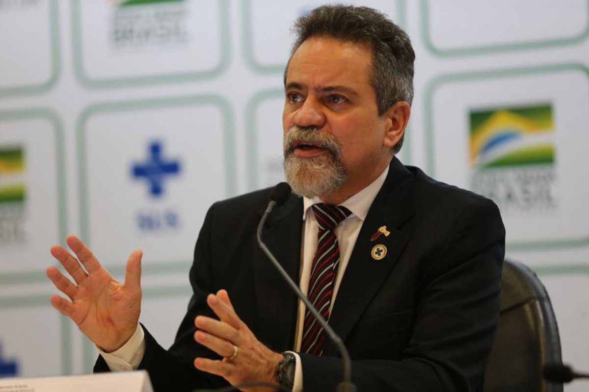 CPI da Covid no Senado deve reconvocar Élcio Franco