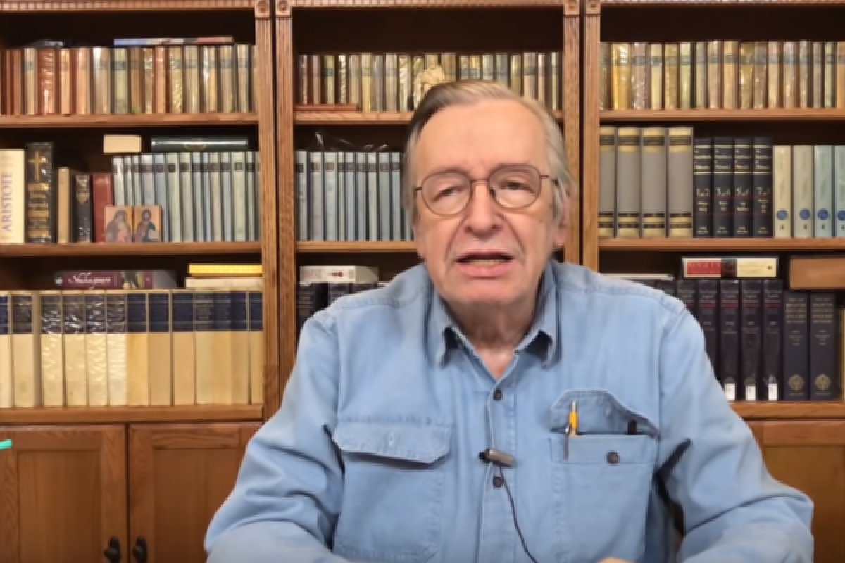 Após deixar EUA, Olavo de Carvalho é internado em hospital de SP