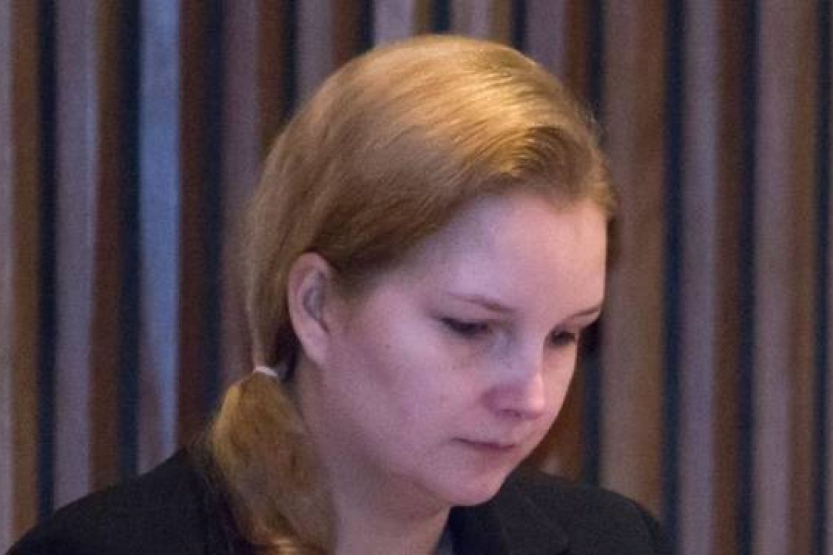 Elize Matsunaga aparece em lágrimas ao encontrar familiares em documentário lançado pela Netflix