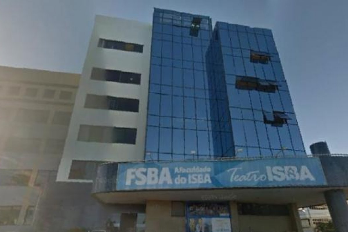 Estudantes do Unisba temem não conseguirem terminar a graduação este ano