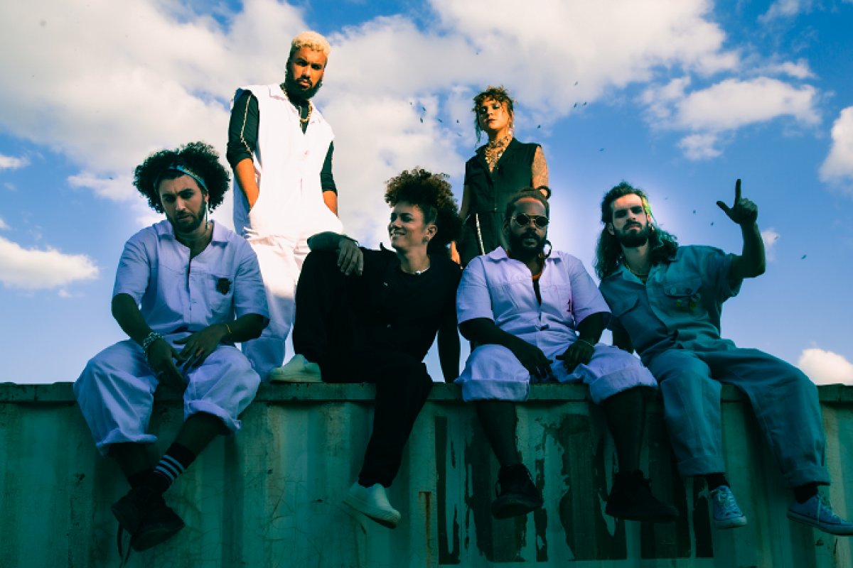 Lamparina & A Primavera e ÀTTOOXxÁ se unem na inédita “Pequim”