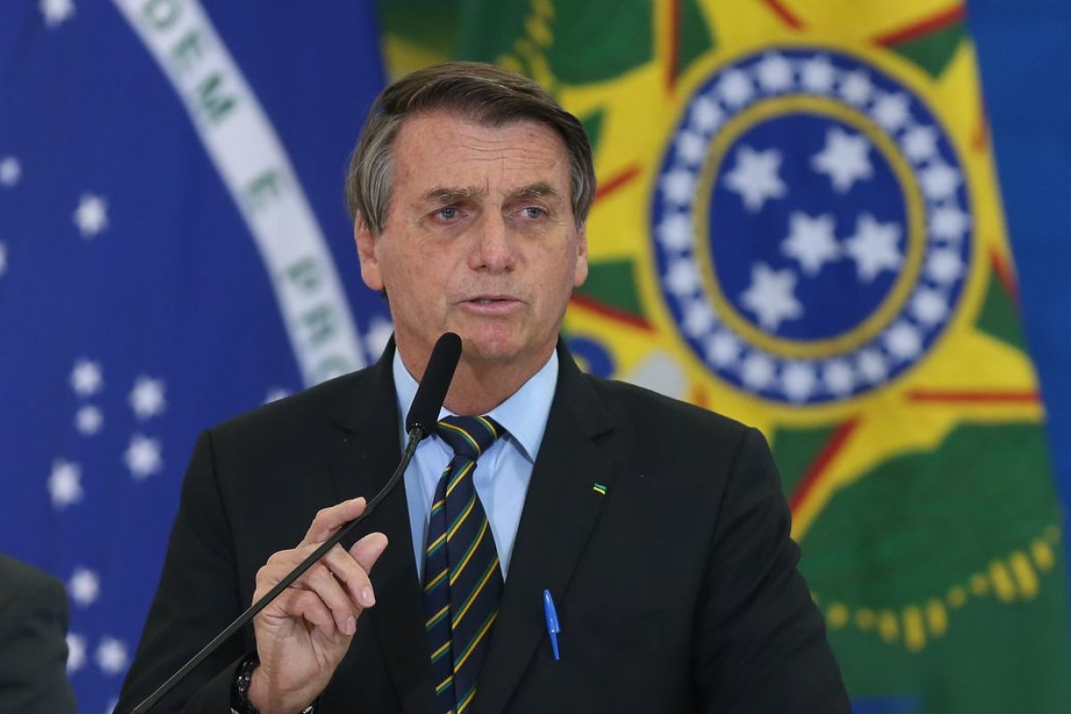 "Eu não vou responder carta para três bandidos", diz Bolsonaro sobre CPI