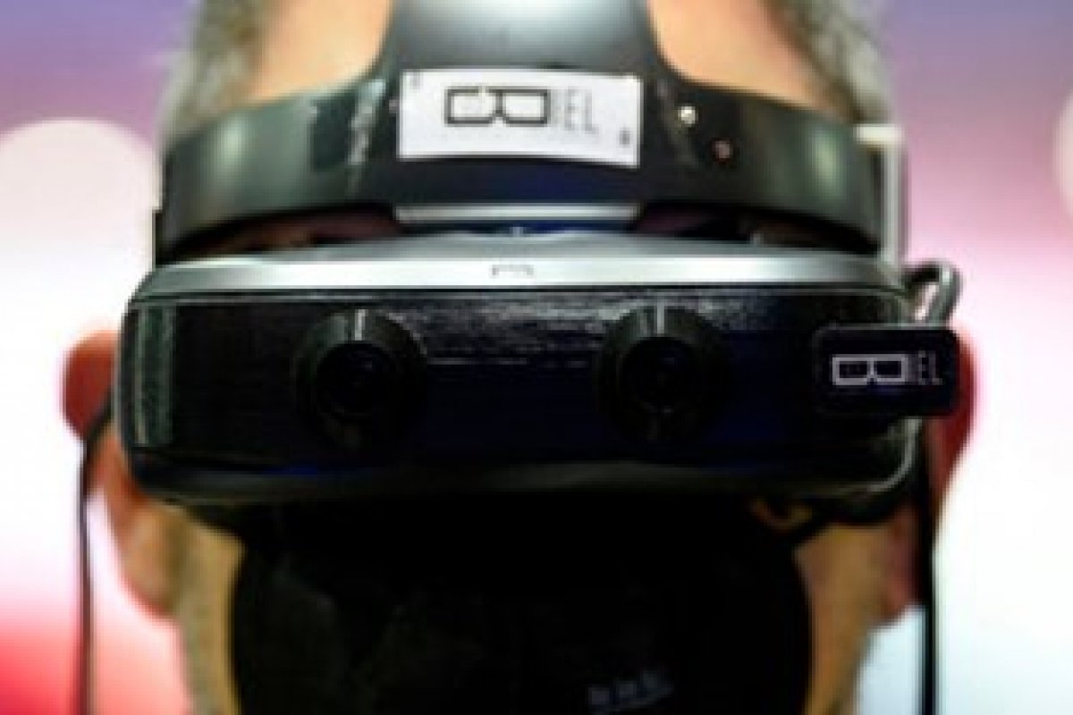 Casal espanhol cria óculos digital para pessoas com baixa visão