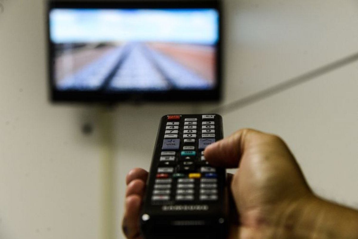Serviços de tv paga perdem 1,2 milhão de assinantes em um ano