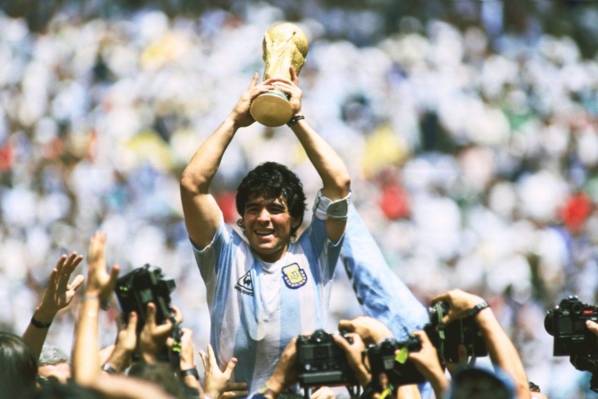 Documentário sobre vida e carreira de Maradona ganha trailer