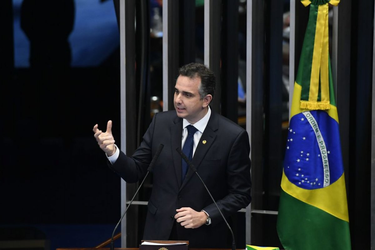 Presidente do Senado volta a registrar "compromisso com estabilidade do país"