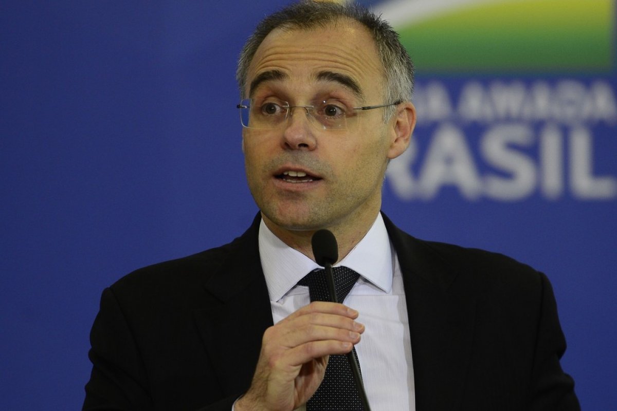 Indicação de André Mendonça para o STF é publicada no DOU