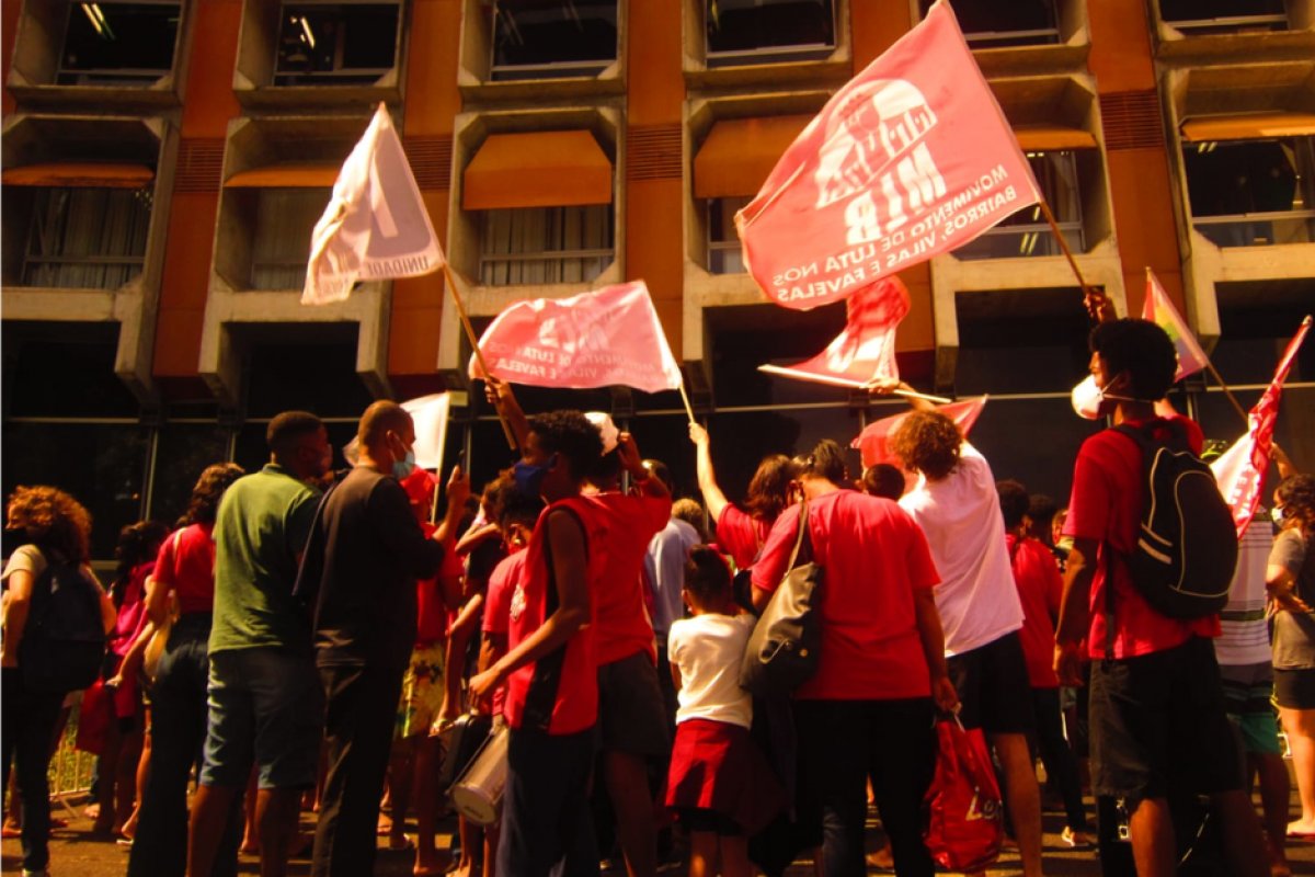 Militante preso após protesto na governadoria diz que PM foi agressiva