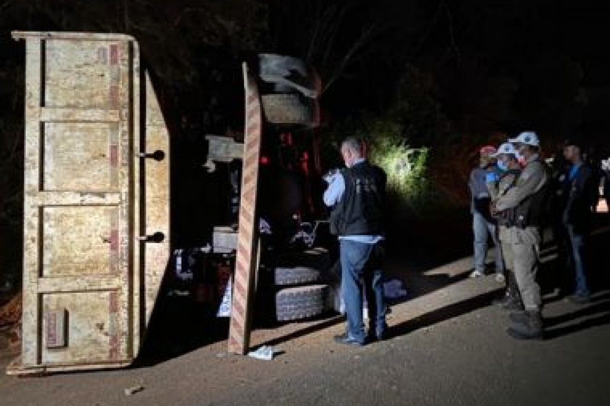 Operador de máquina da prefeitura de Jaguaquara morre após caçamba tombar na BA-545