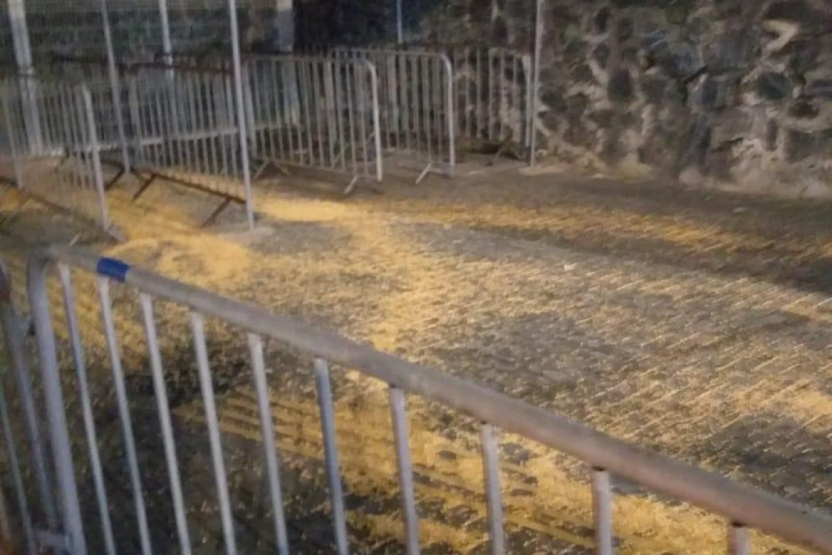 Arena Fonte Nova amanhece com milho nos arredores antes do jogo do Vitória