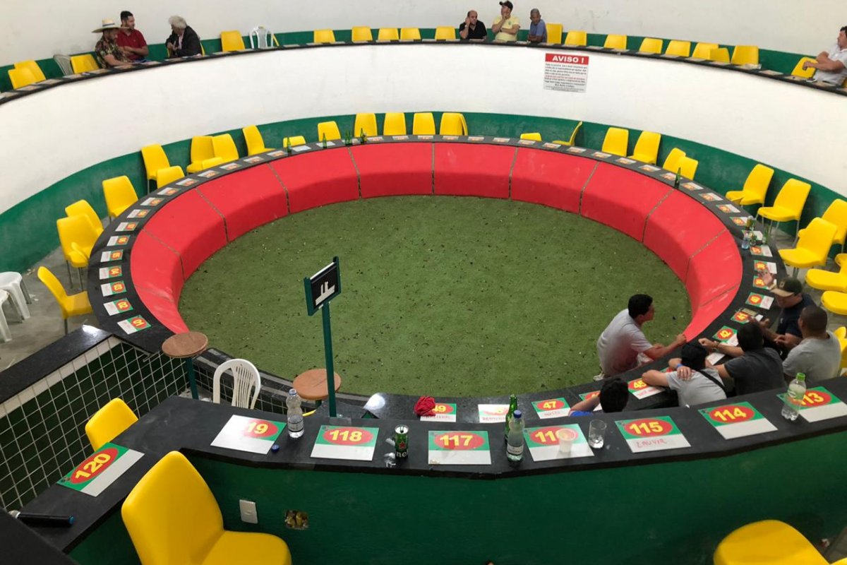 Polícia flagra rinha de galo em São Gonçalo dos Campos e apreendem R$ 119 mil