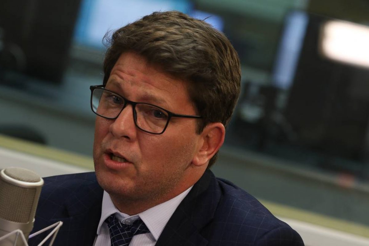 "Vai ter que provar na Justiça as acusações", diz Mario Frias à Felipe Neto