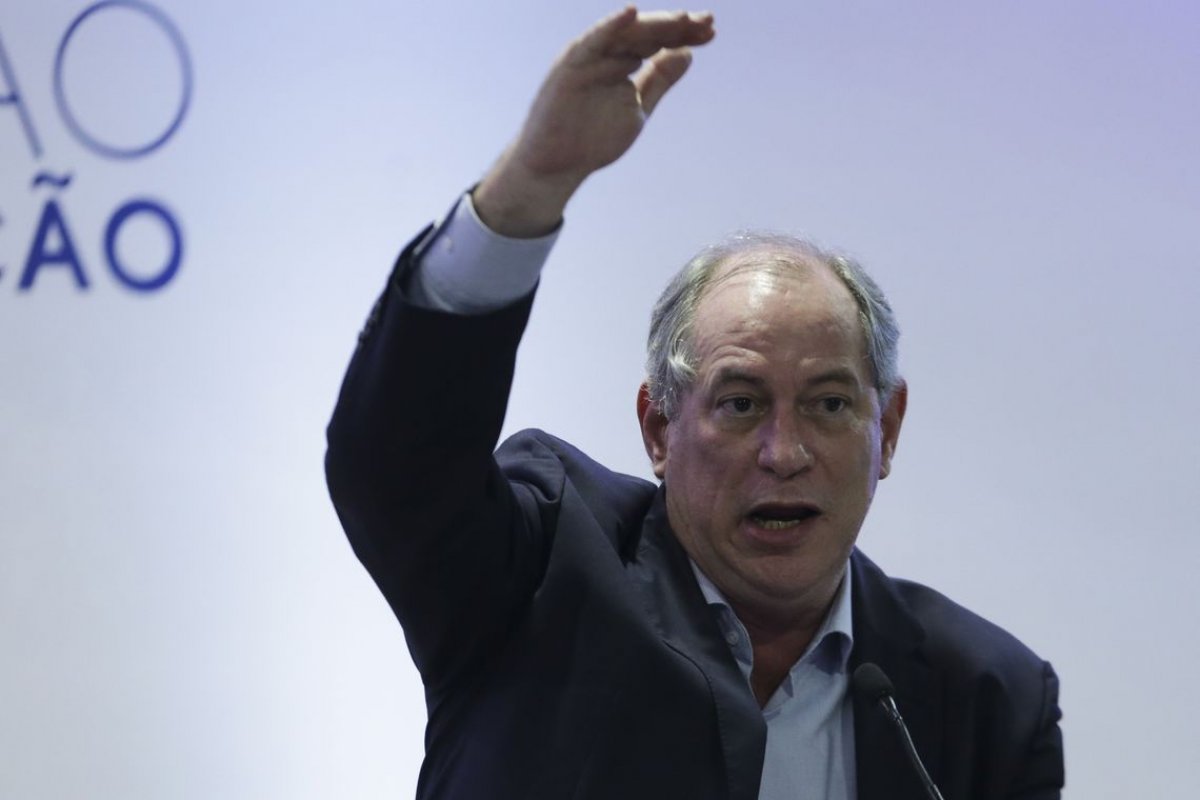 Em congresso, Ciro Gomes ataca Maria do Rosário, Lula e o PT