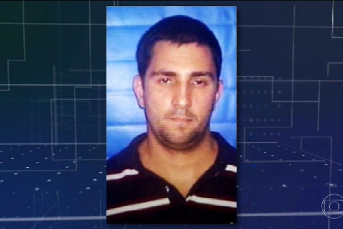 Corpo do miliciano Adriano não estava no cemitério indicado pela família na hora da exumação, diz polícia