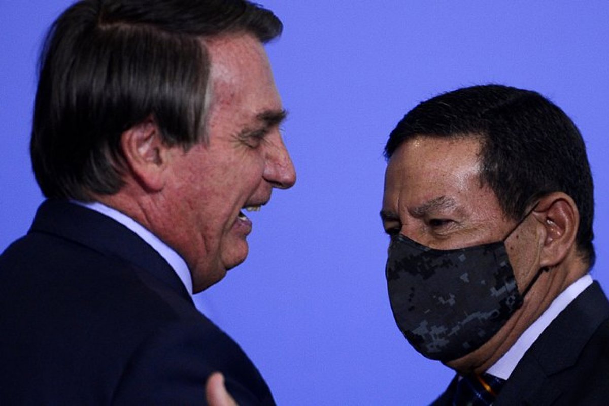 TSE irá analisar cassação da chapa de Bolsonaro e Mourão após recesso