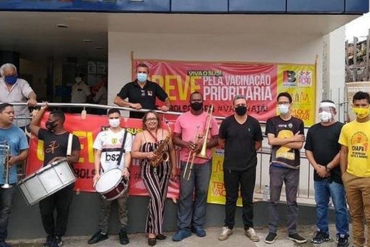 Bancários entram em grupo de prioridade na vacinação