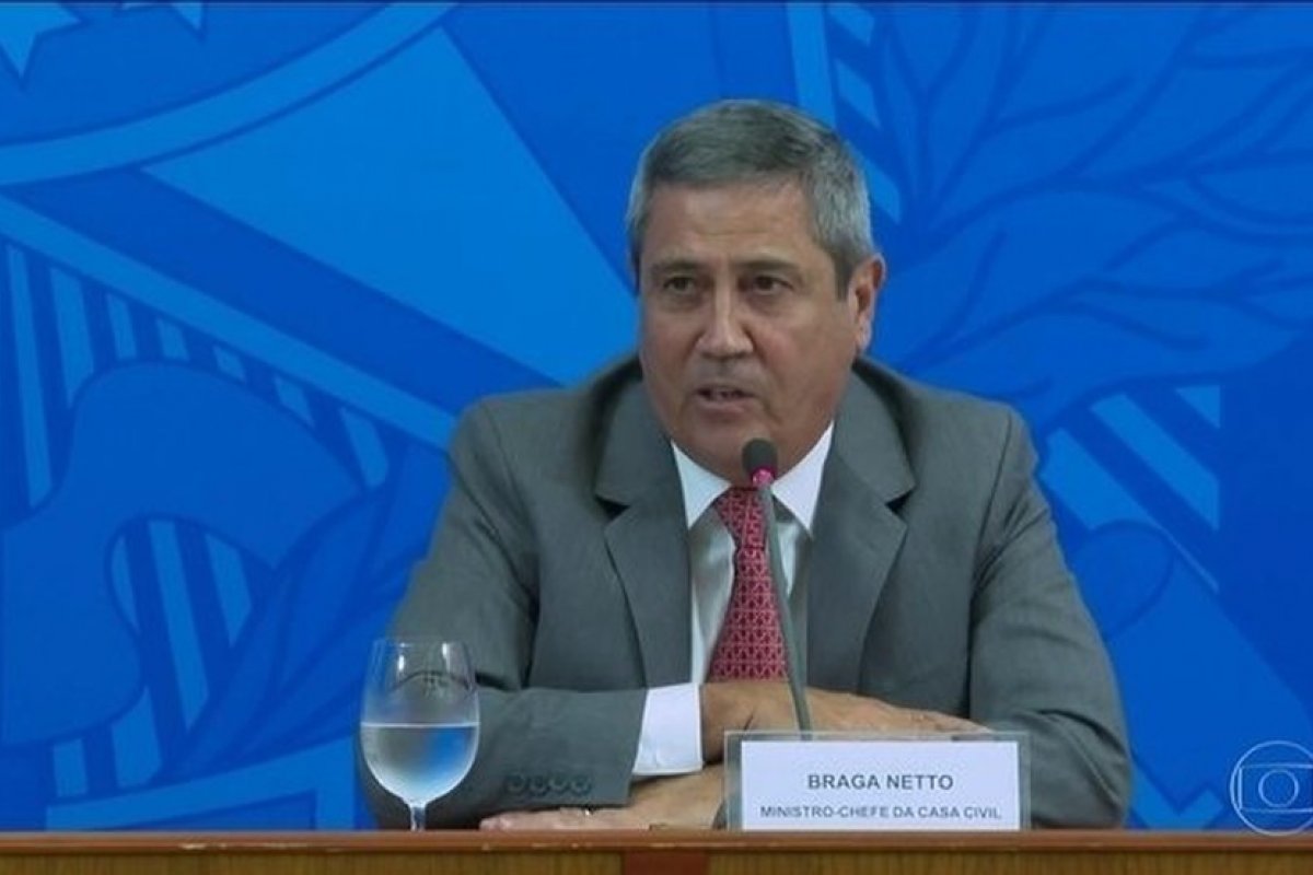 CPI da Covid autoriza requerimento para Casa Civil fornecer e-mails de Braga Netto