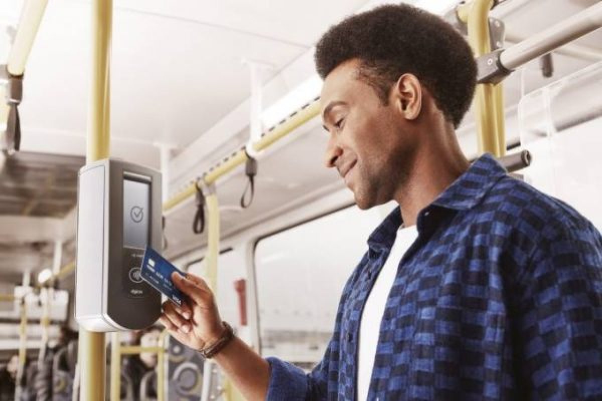 Ônibus de São Paulo aceitará cartão de crédito e de débito