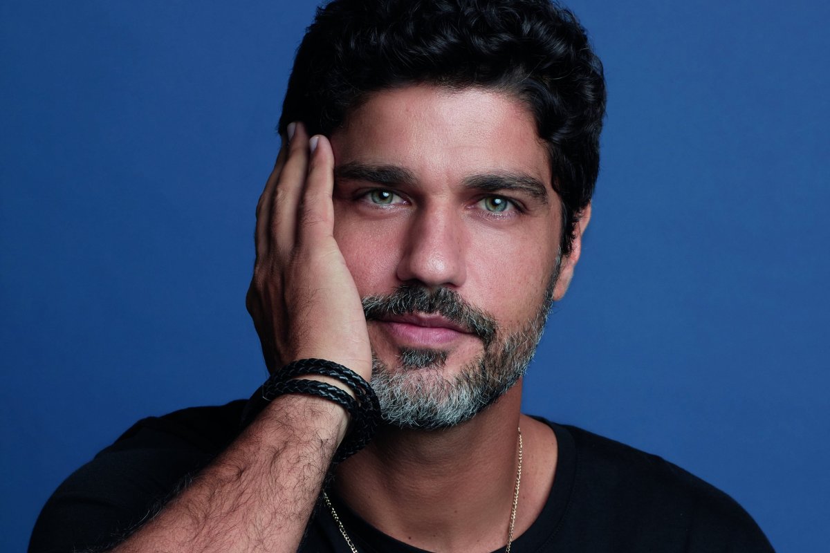 Ator Bruno Cabrerizo estrela campanha de Dia dos Pais da Rommanel