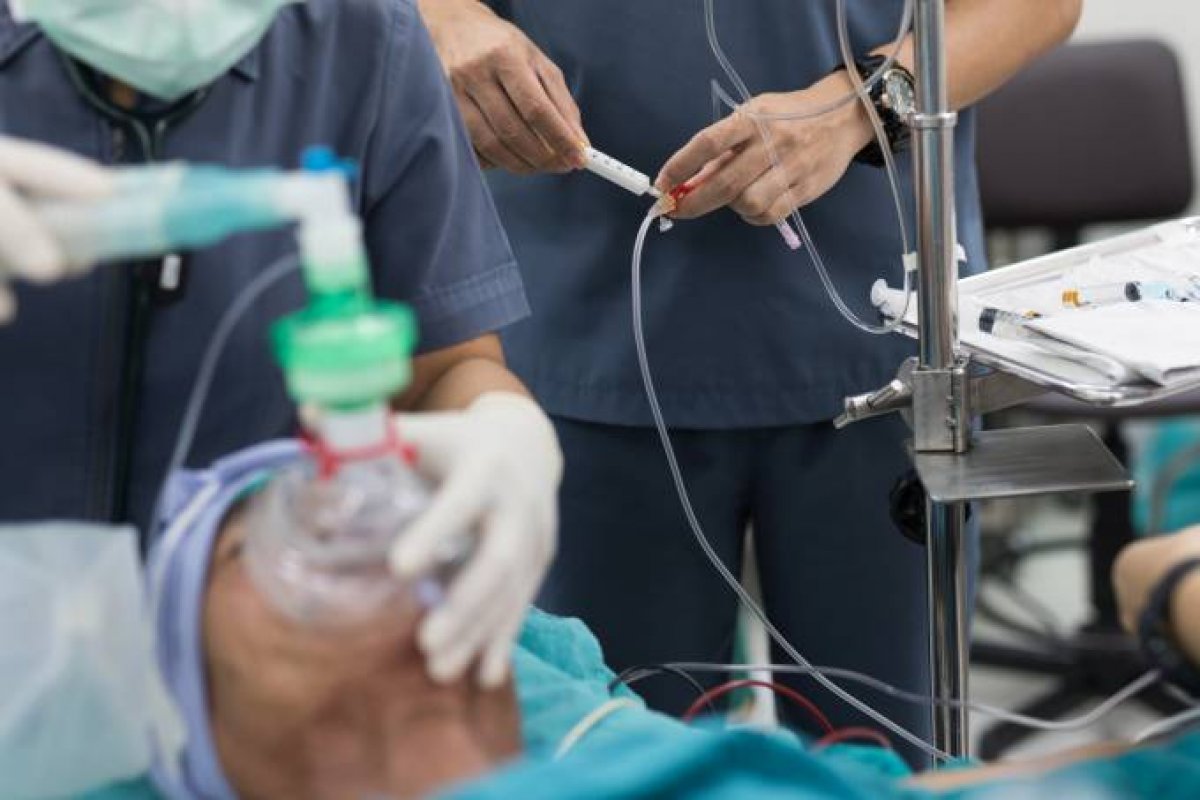 Internações por Covid-19 em UTIs diminuíram 13,4% em junho