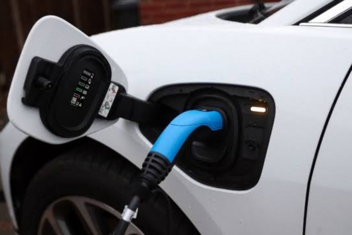 Jeep terá mini SUV elétrico abaixo do Renegade com plataforma Peugeot