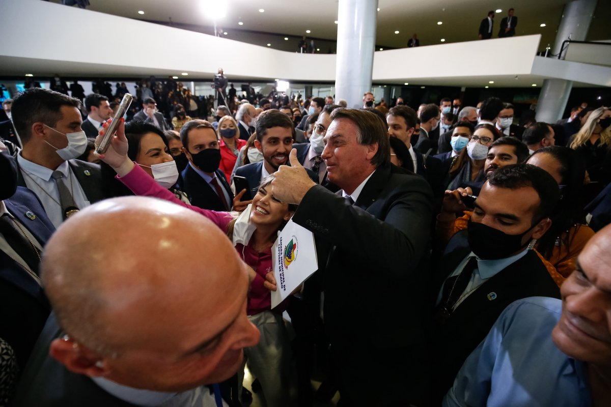 Saúde do presidente faz com que avaliação negativa do governo diminua, diz pesquisa