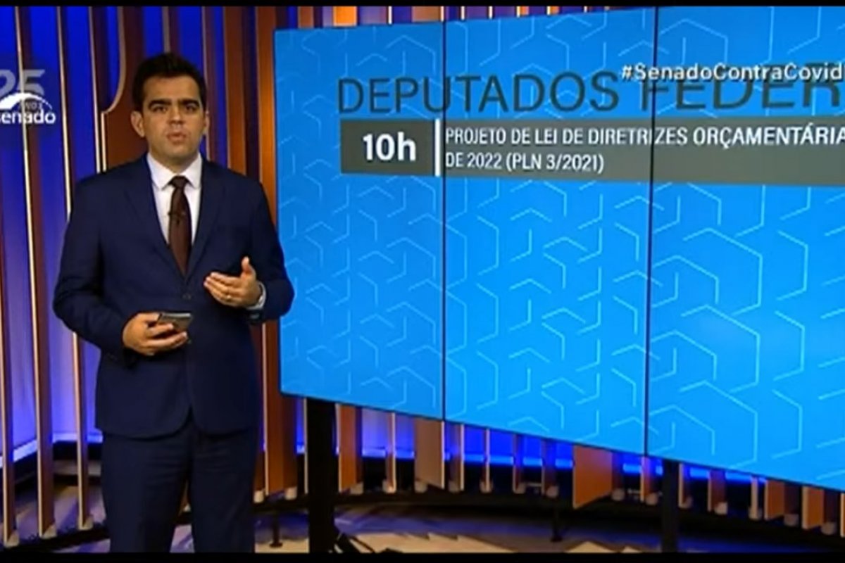 Senado afirma ser falso que legenda da transmissão oficial no YouTube pediu a saída de Bolsonaro
