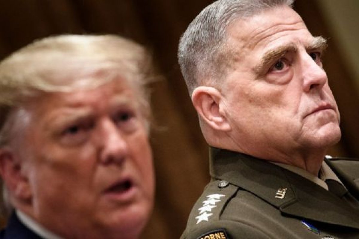 'Se eu fosse dar um golpe, não seria com Milley', diz Trump sobre o general
