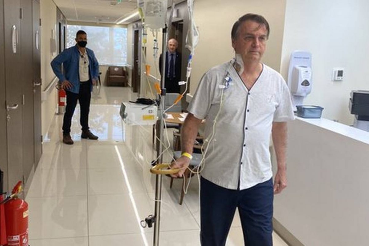 Bolsonaro atualiza perfil no Twitter e informa: ‘Em breve, de volta a campo’
