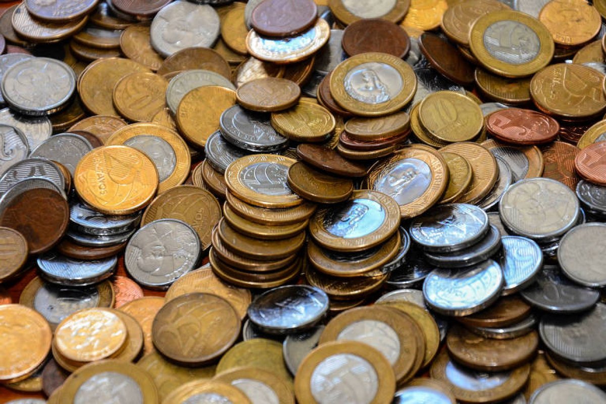 Governo é pressionado nas redes sociais para vetar fundão eleitoral