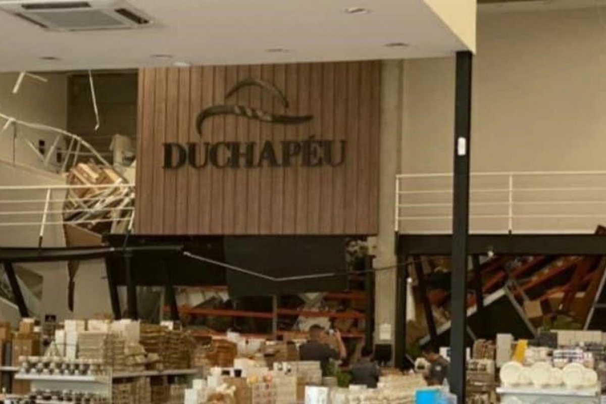 Loja de decoração desaba em shopping de São Paulo
