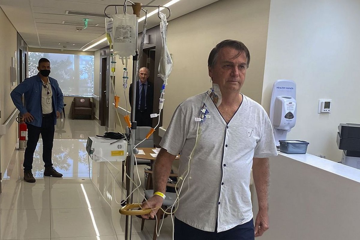 Bolsonaro pode receber alta hospitalar neste domingo (18)