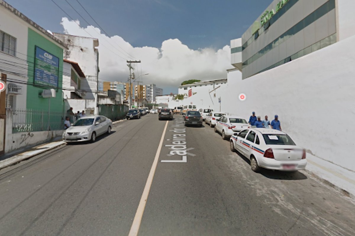 Trânsito na Ladeira do Hospital, em Salvador, é interditado neste domingo (18)