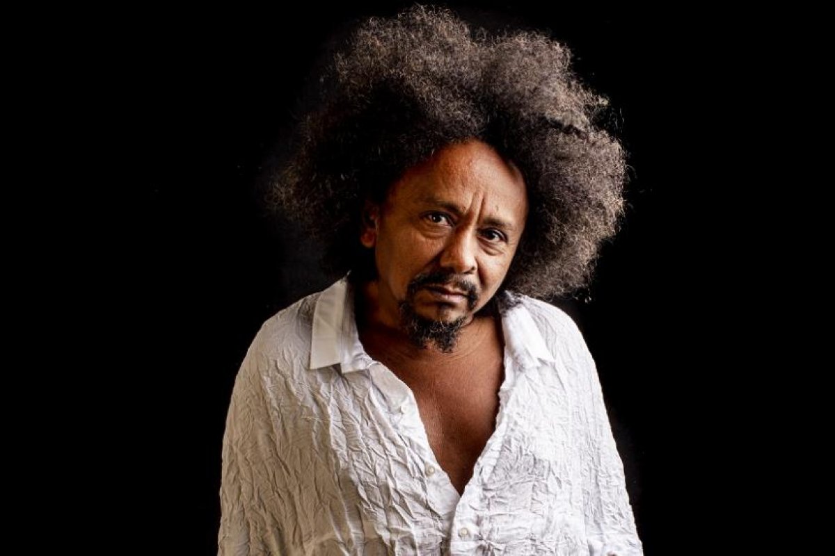 Discos ao vivo de Chico César chegam às plataformas de música