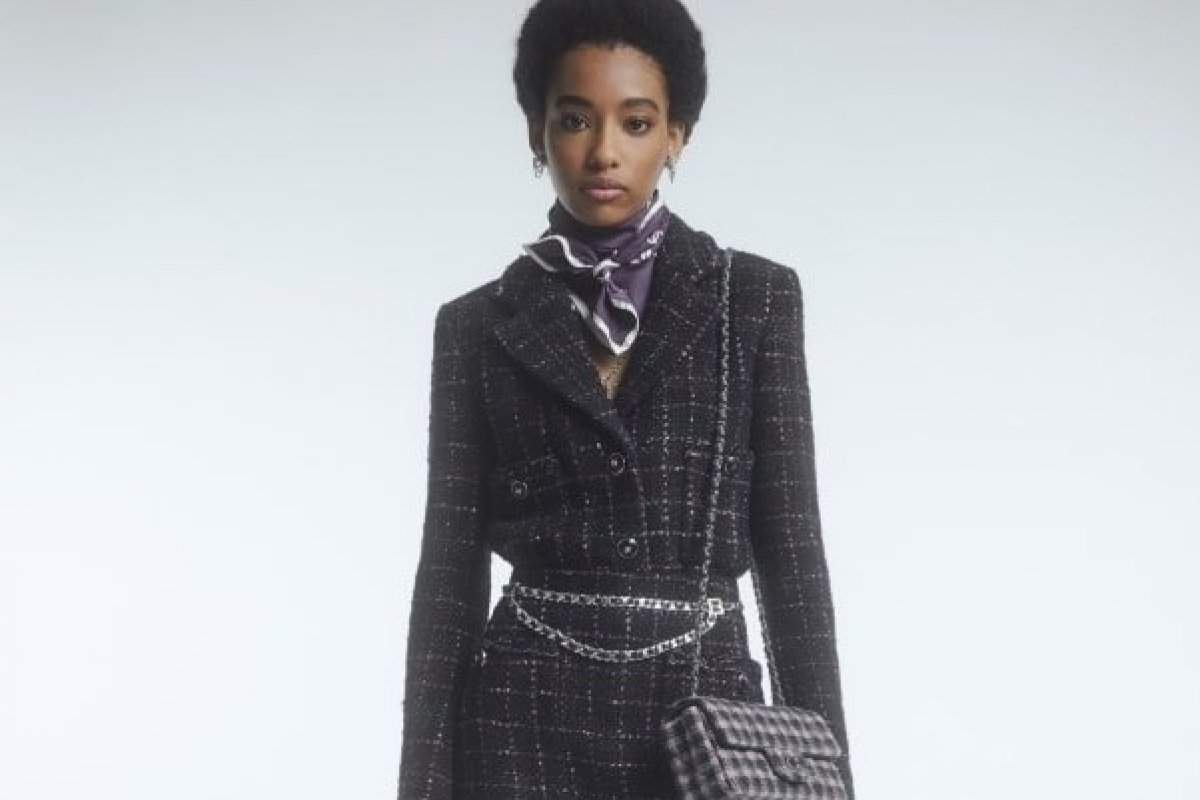 Modelo brasileira estampa nova campanha da Chanel