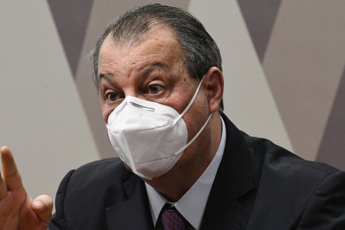 "O Senado está em recesso, a CPI não", diz Omar Aziz