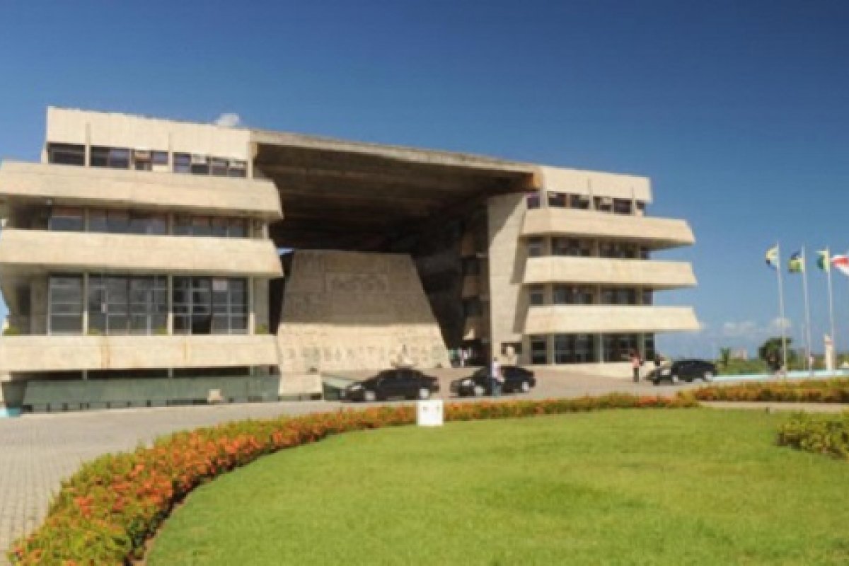 AL-BA aguarda resposta do TJ-BA sobre revogação da suspensão da venda de imóveis do Estado