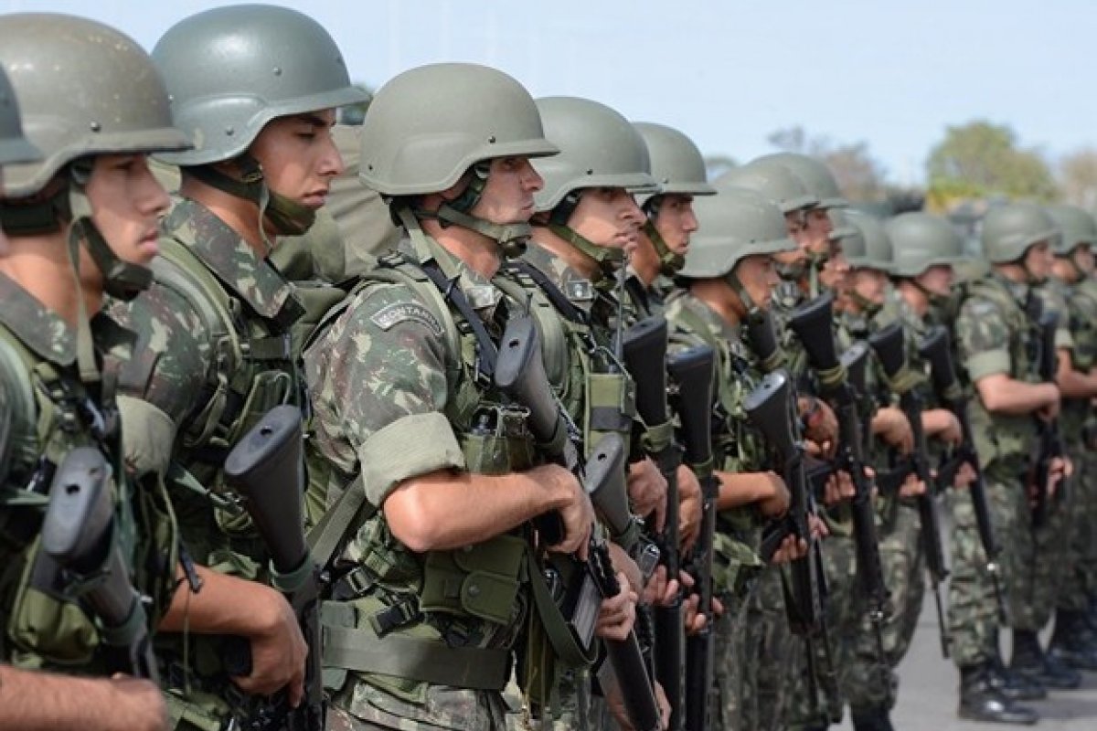 Filhas pensionistas de militares são sócias de empresas milionárias