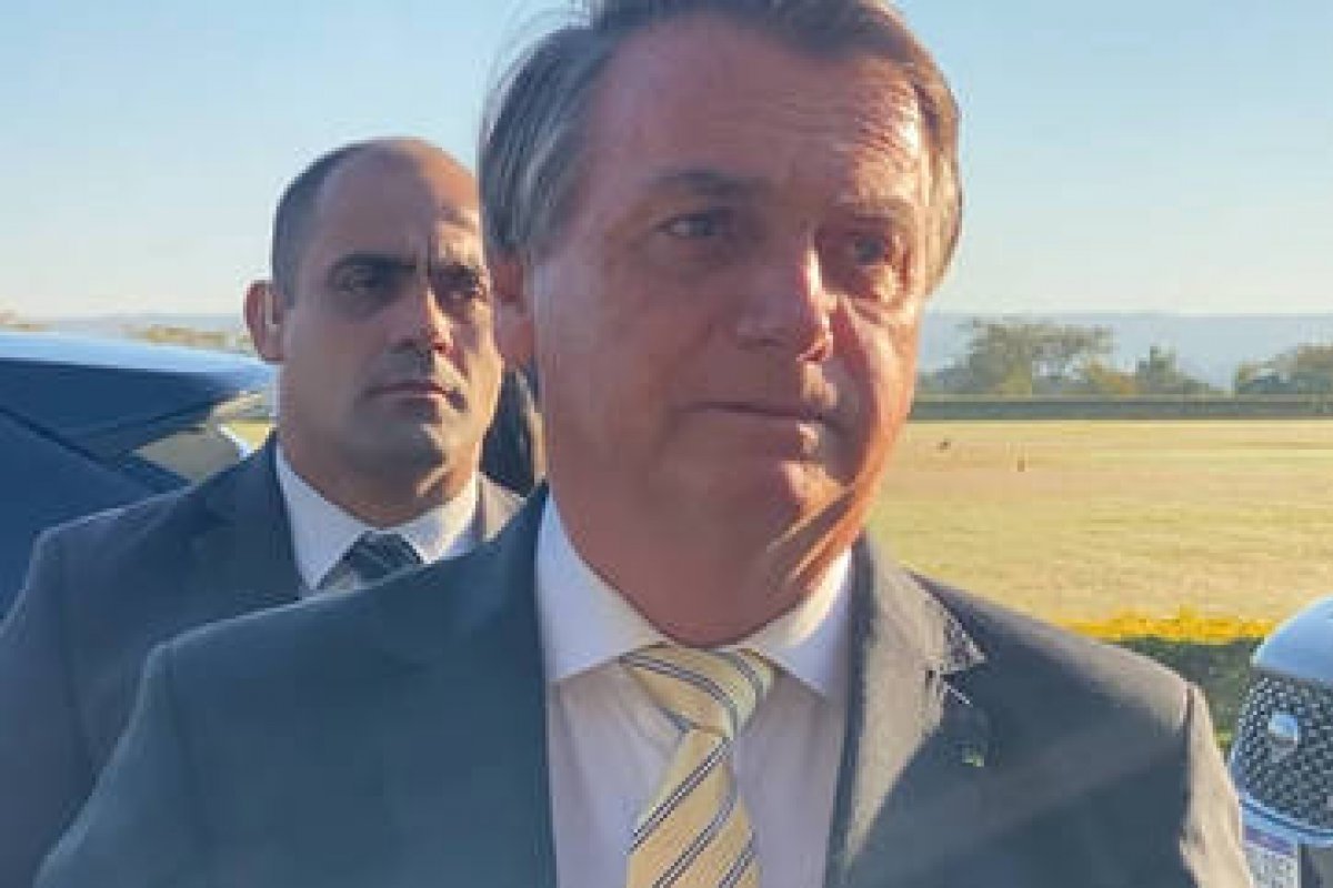 “Agora inventaram corrupção por pensamento”, diz Bolsonaro sobre denúncias de vacinas