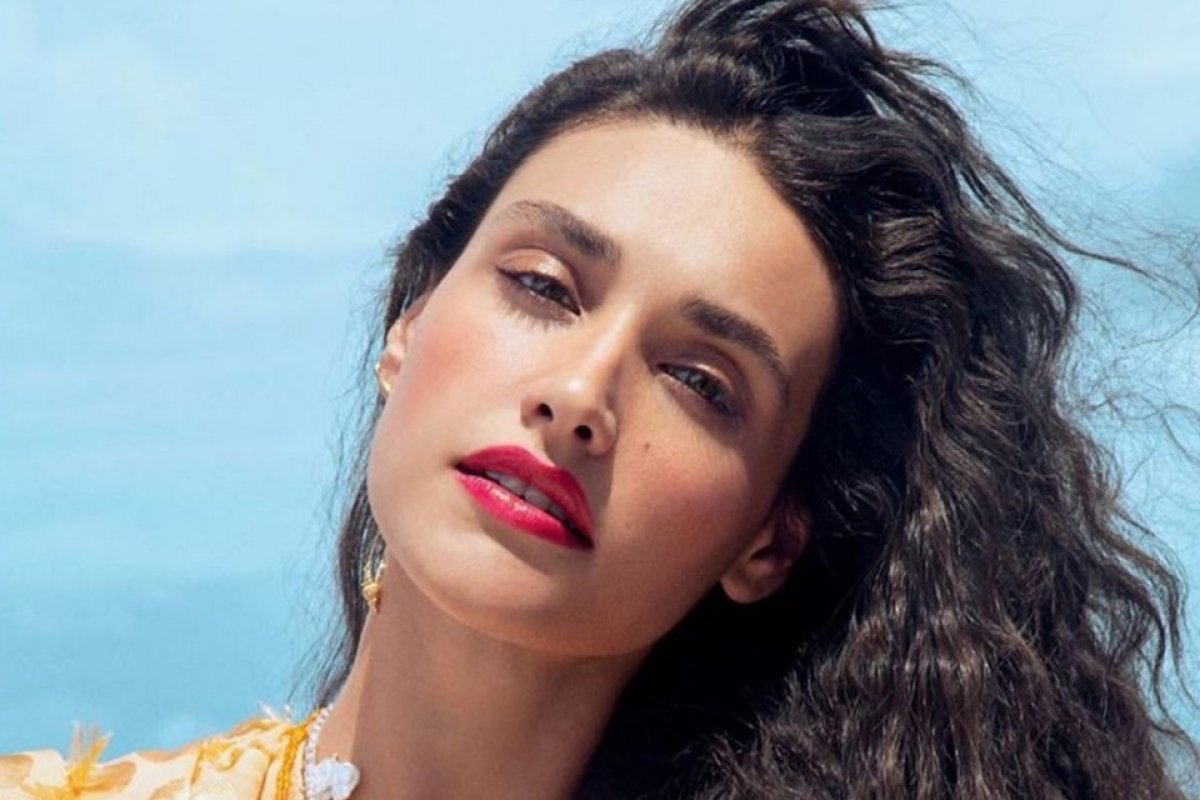 Débora Nascimento tem um novo amor