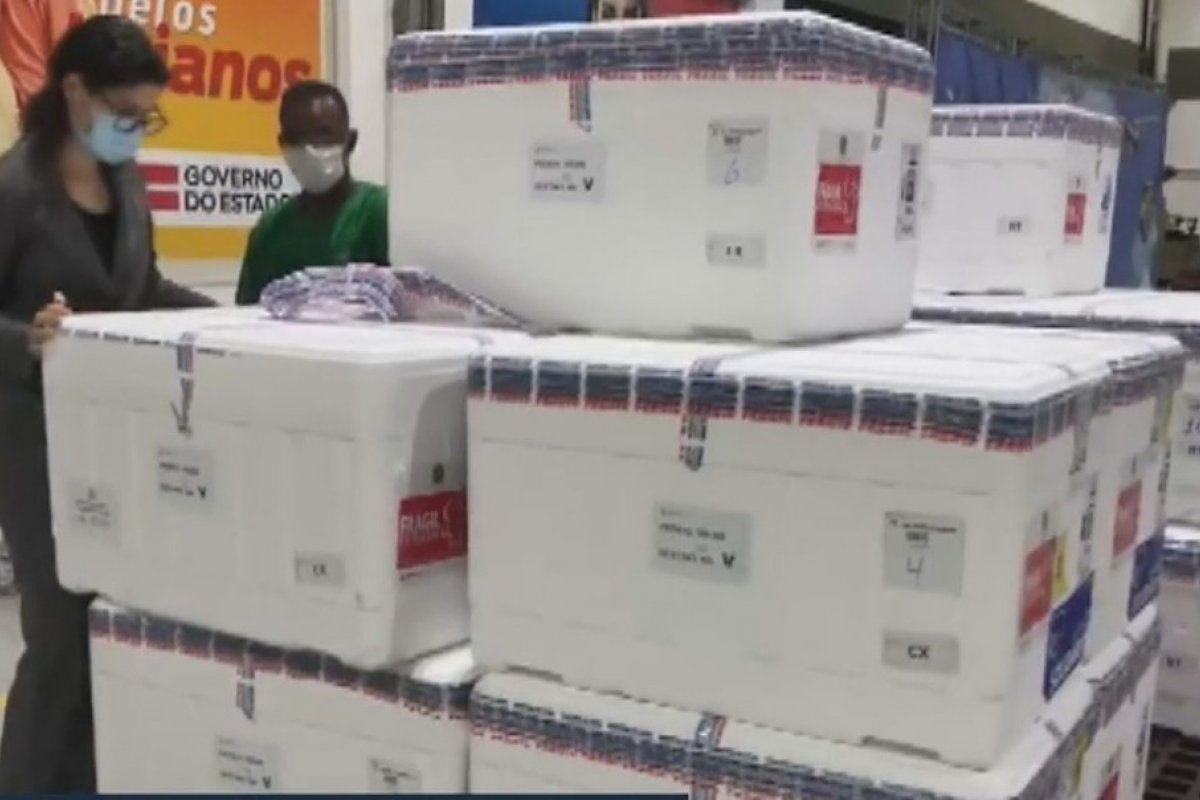 Governo federal envia mais de 210 mil doses de vacinas contra Covid-19 à Bahia