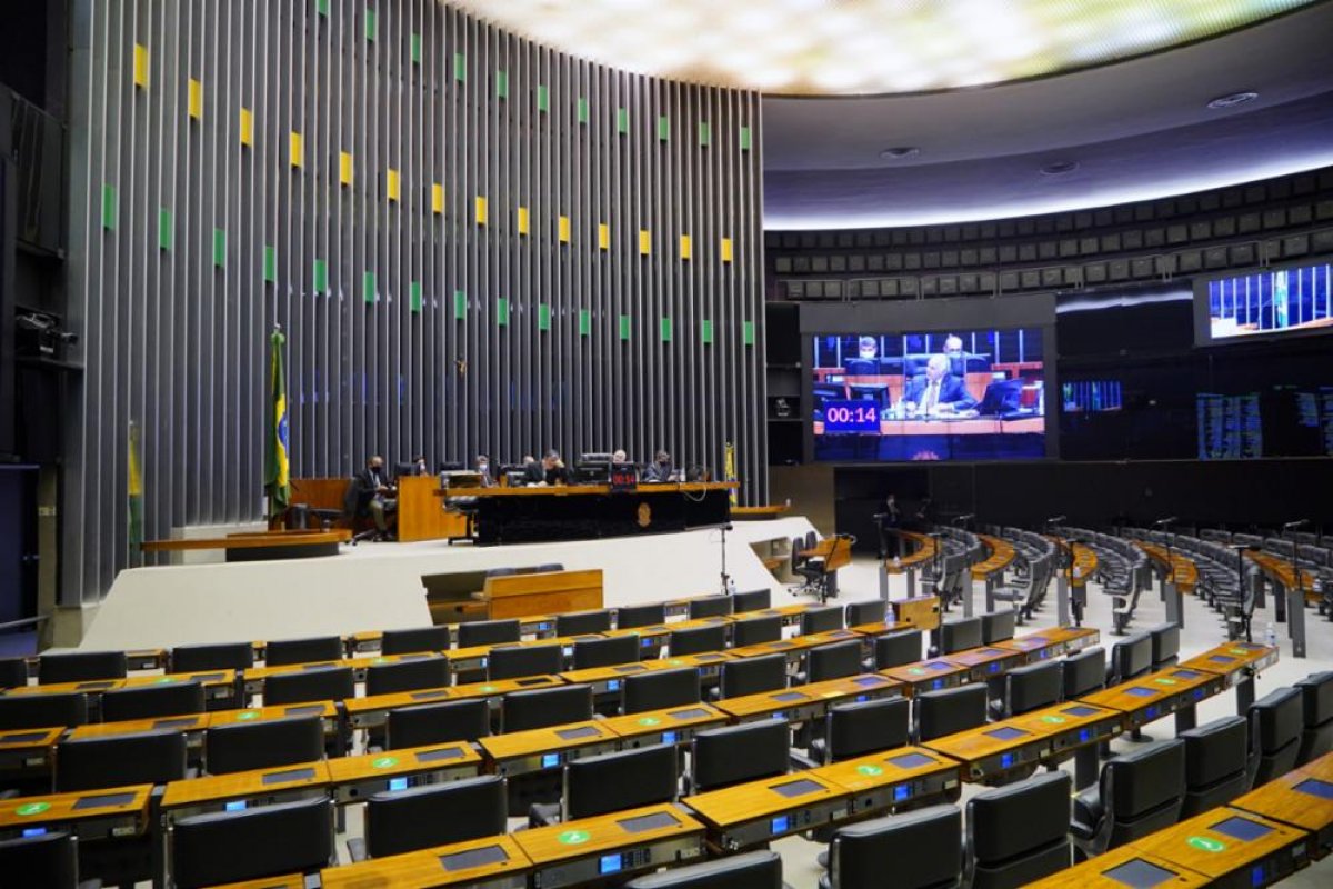 Transferência de recursos a municípios pequenos