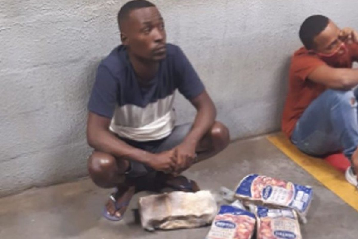 Caso Atakarejo: Suspeito de envolvimento na morte de tio e sobrinho se entrega à polícia