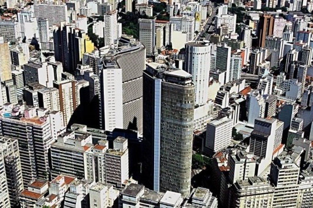 Aluguel de apartamento padrão sai por quase R$ 2 mil no Brasil